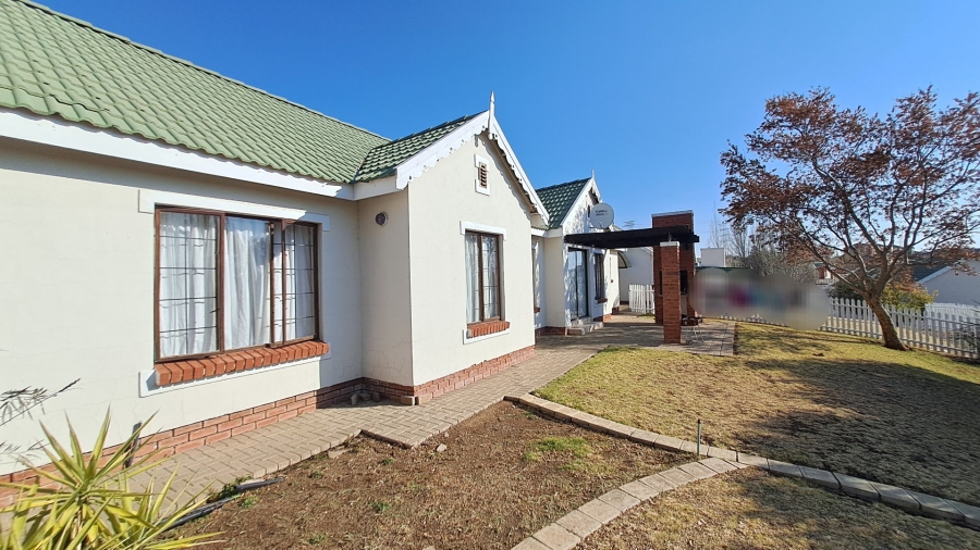 3 Bedroom Property for Sale in Hillside Free State